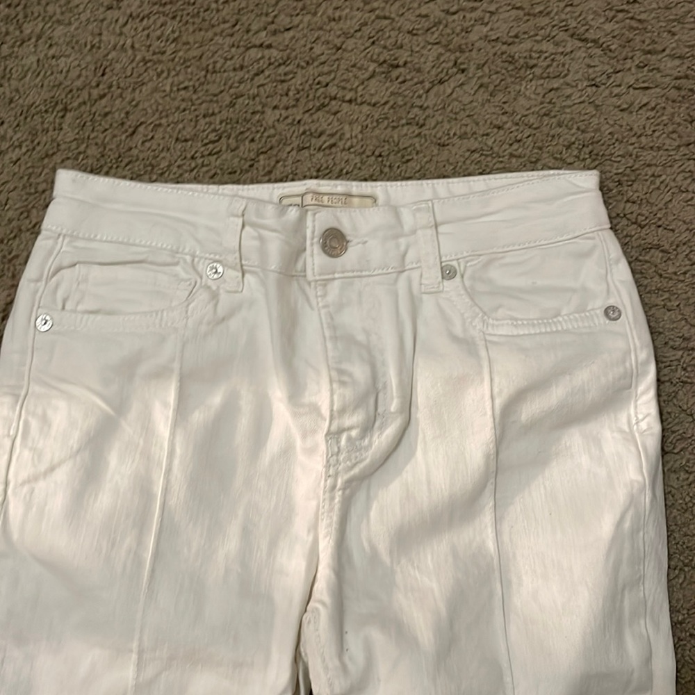 White skinny jeans